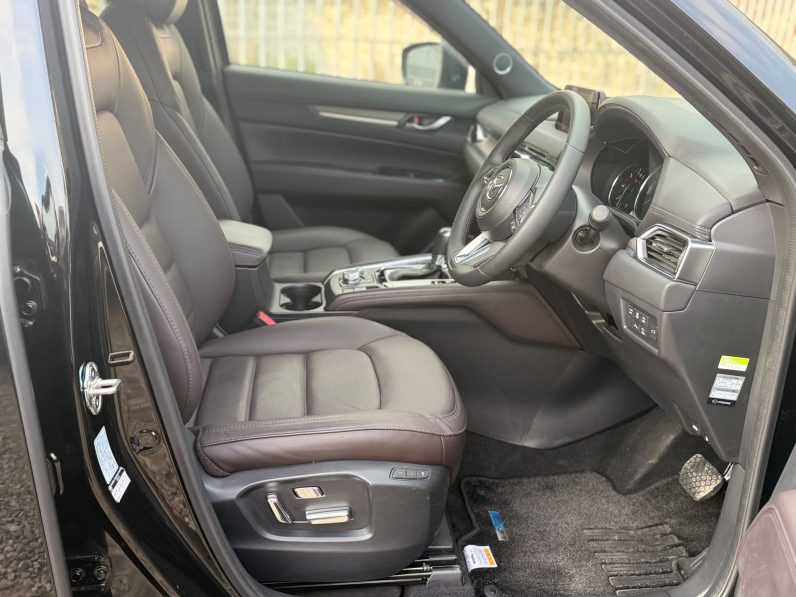 
								Mazda CX-5 full									