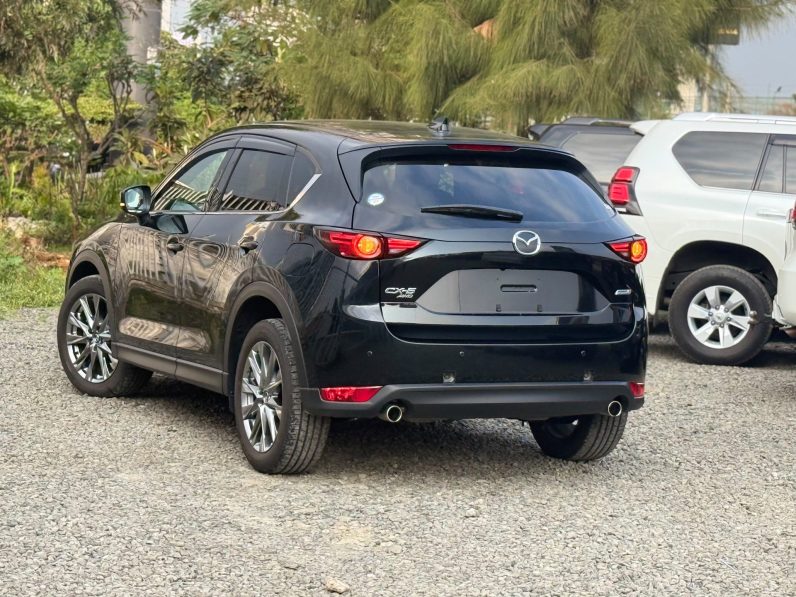 
								Mazda CX-5 full									