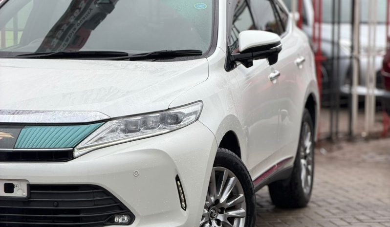 
								Toyota Harrier full									