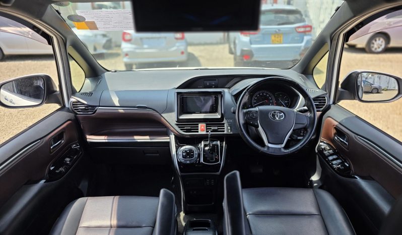
								Toyota Esquire full									
