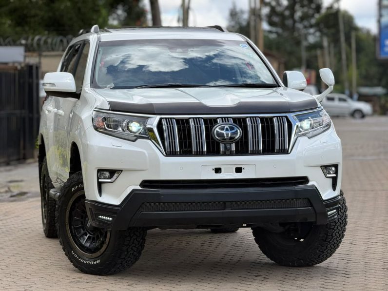 
								Toyota Landcruiser Prado TXL full									