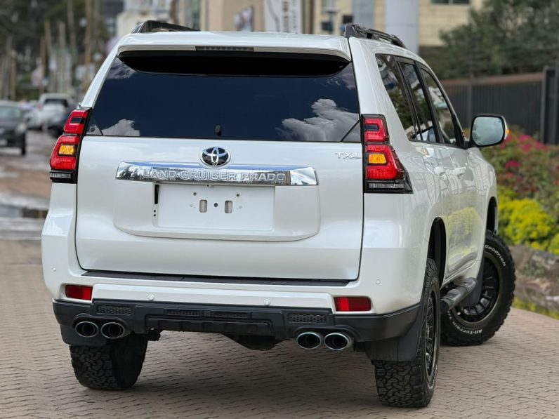 
								Toyota Landcruiser Prado TXL full									