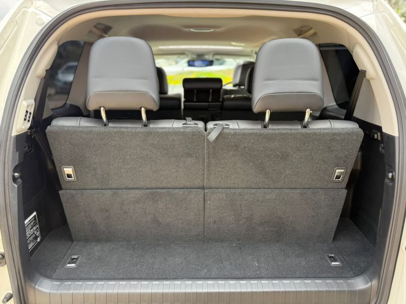 
								Toyota Landcruiser Prado TXL full									