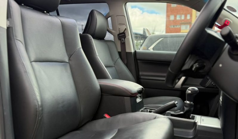 
								Toyota Landcruiser Prado TXL full									