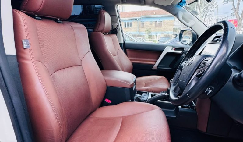
								Toyota Land Cruiser Prado TXL full									