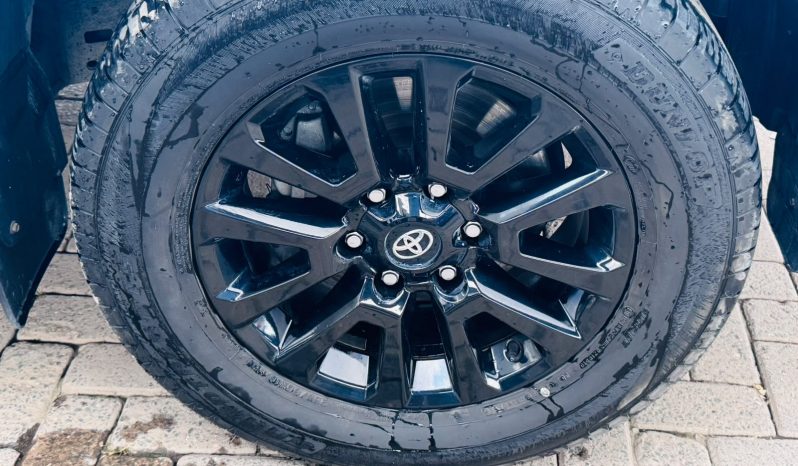 
								Toyota Land Cruiser Prado TXL full									