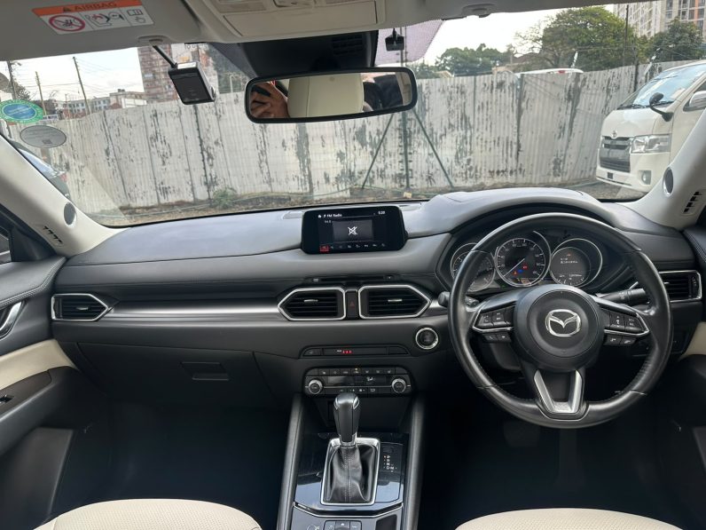 
								Mazda CX-5 full									