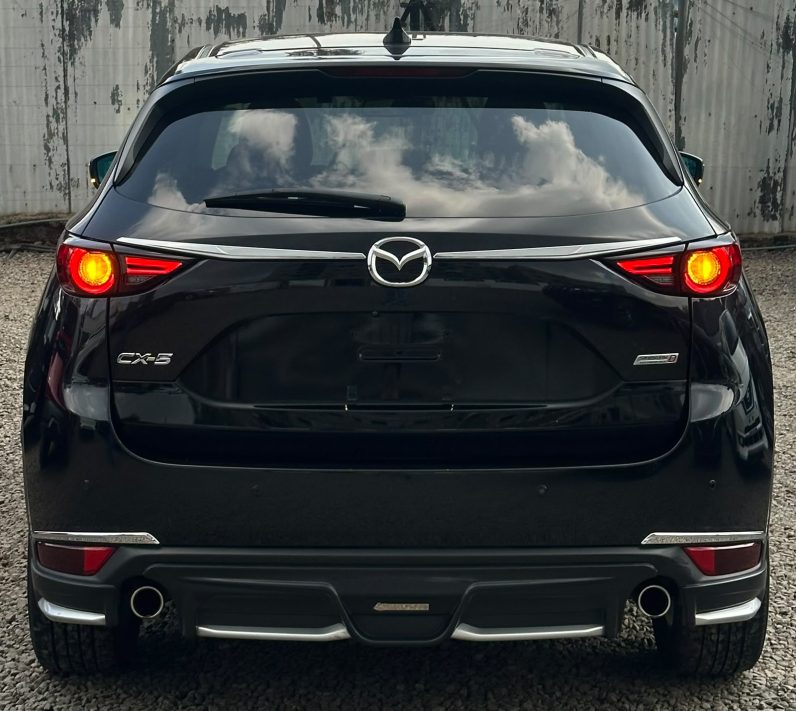 
								Mazda CX-5 full									