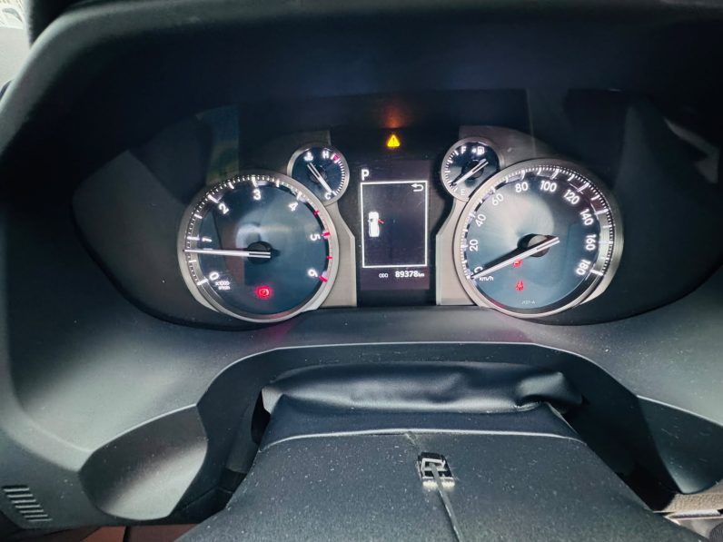 
								Toyota Land Cruiser Prado TXL full									