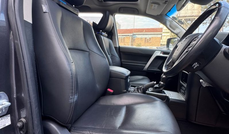
								Toyota Land Cruiser Prado TXL full									