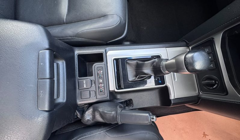 
								Toyota Land Cruiser Prado TXL full									