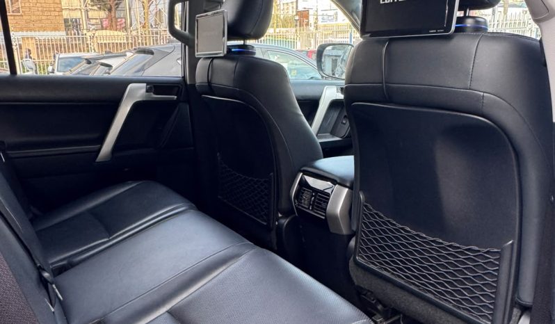 
								Toyota Land Cruiser Prado TXL full									