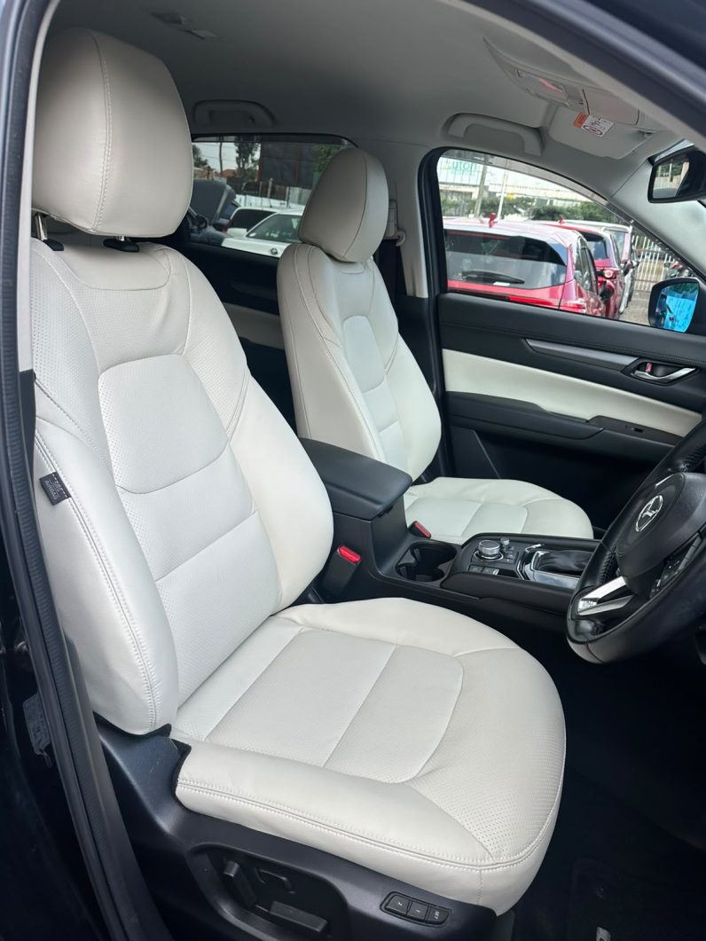 
								Mazda CX-5 full									