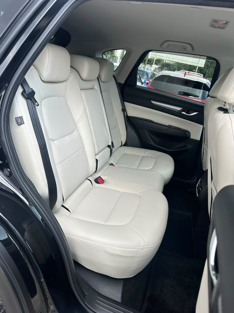 
								Mazda CX-5 full									