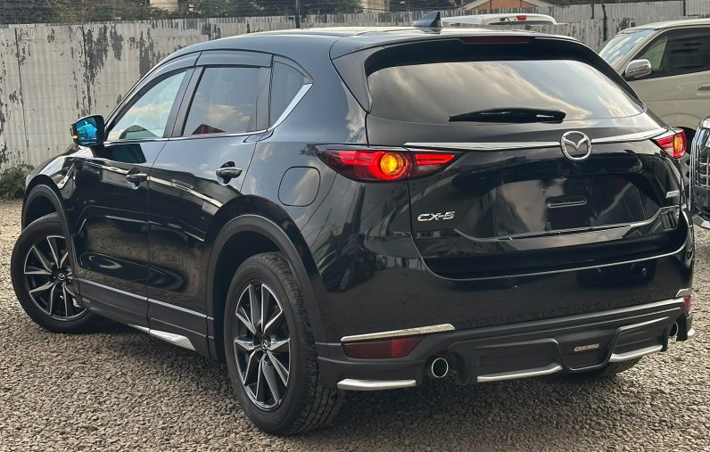
								Mazda CX-5 full									