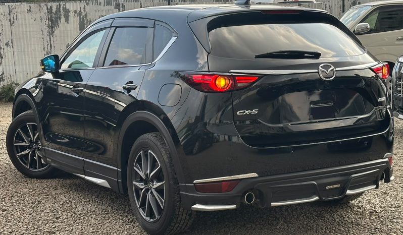
								Mazda CX-5 full									