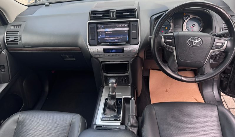 
								Toyota Land Cruiser Prado TXL full									