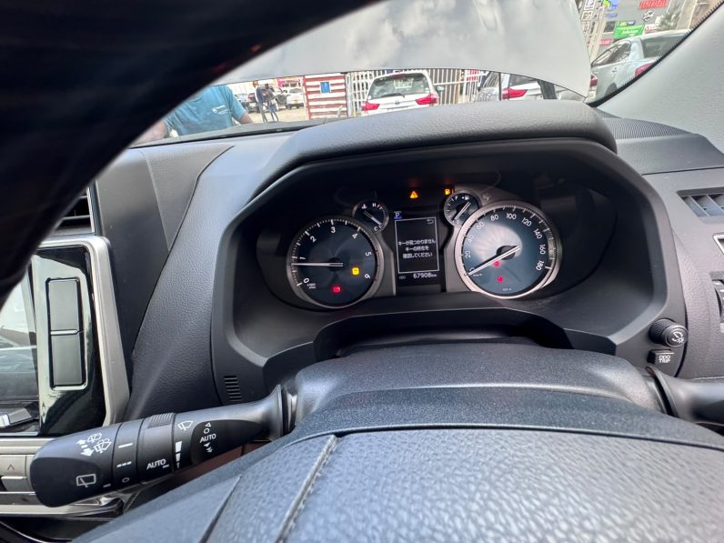 
								Toyota Land Cruiser Prado TXL full									