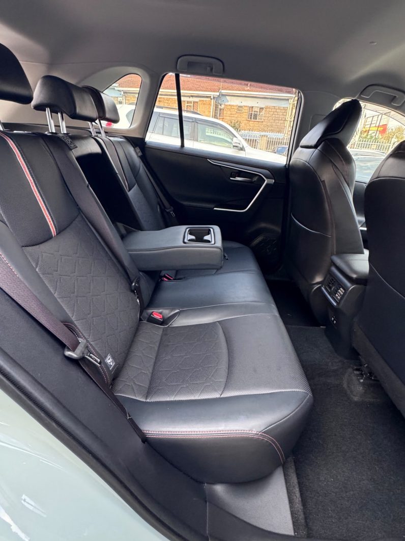 
								Toyota Rav4 full									