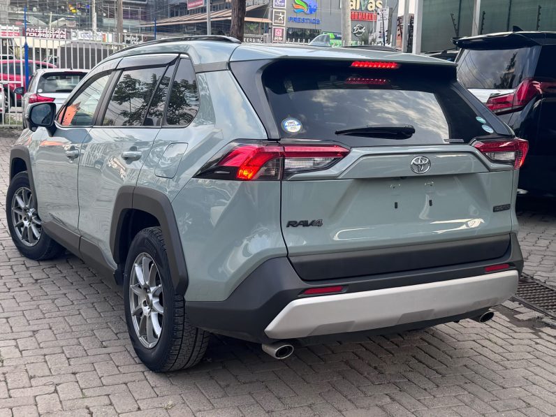 
								Toyota Rav4 full									