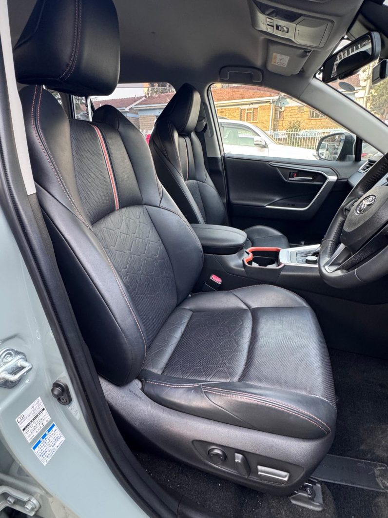 
								Toyota Rav4 full									