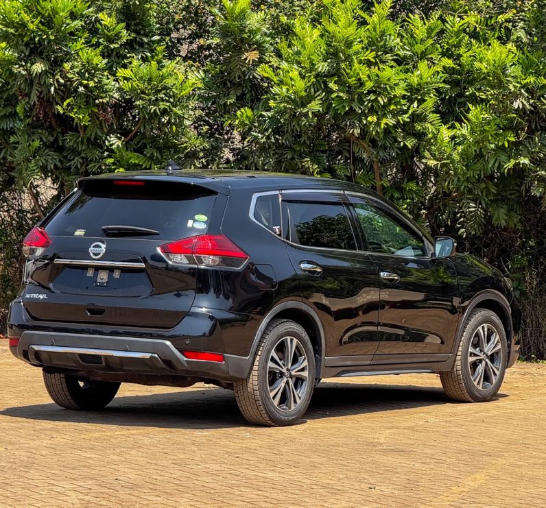 
								Nissan X-trail full									