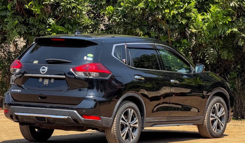 
								Nissan X-trail full									