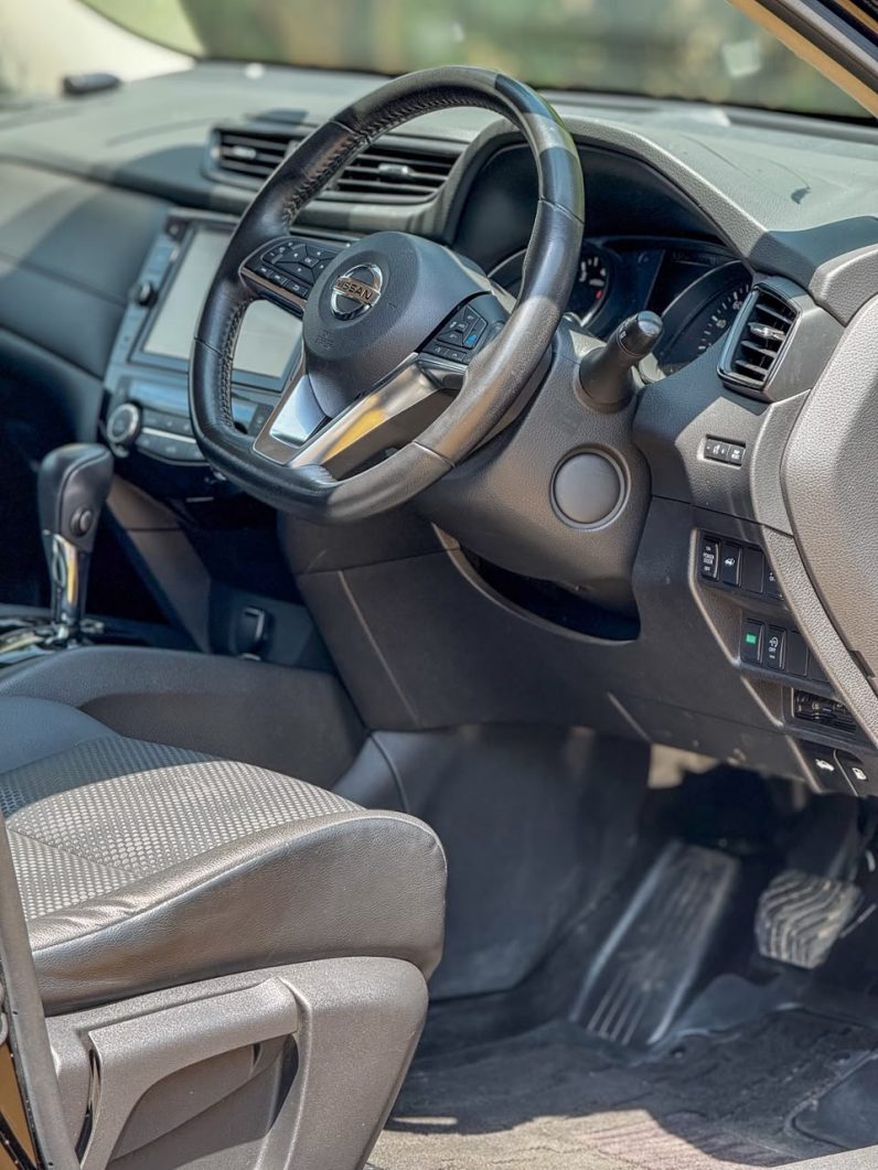 
								Nissan X-trail full									