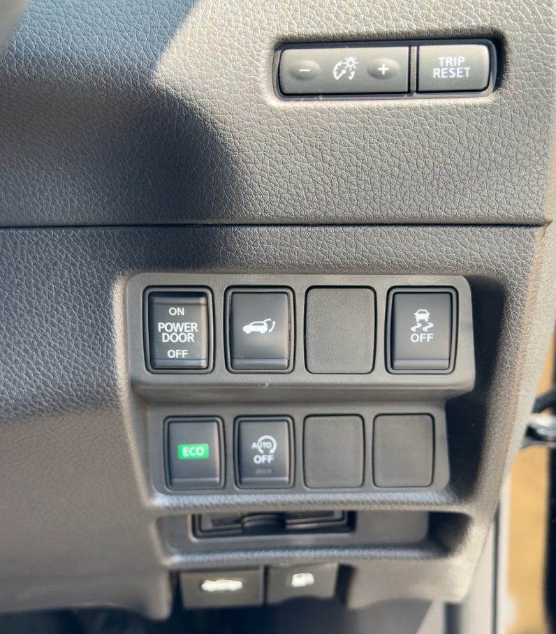 
								Nissan X-trail full									
