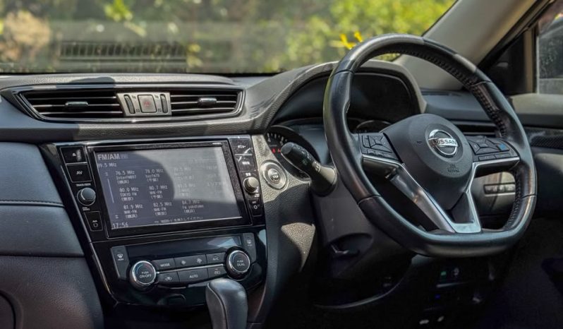 
								Nissan X-trail full									