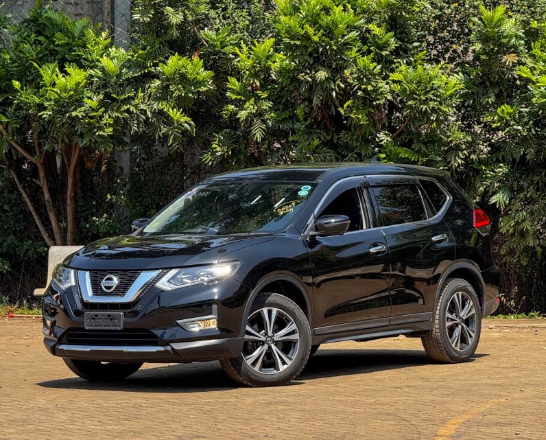 
								Nissan X-trail full									