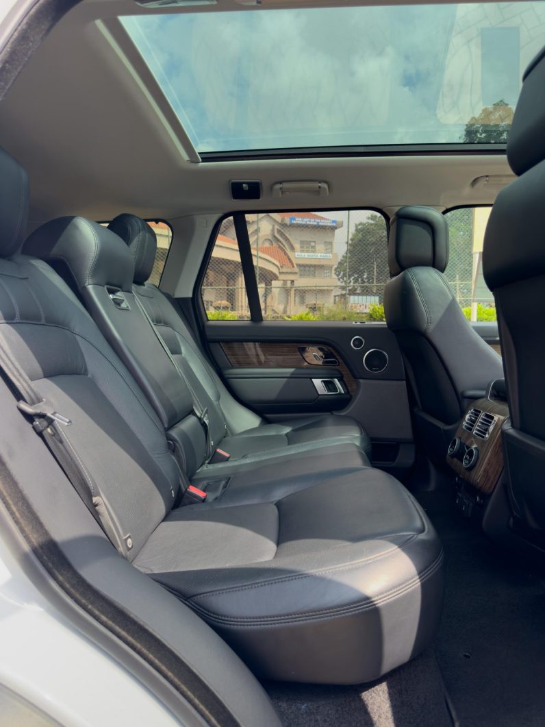 
								Range Rover Vogue SE full									