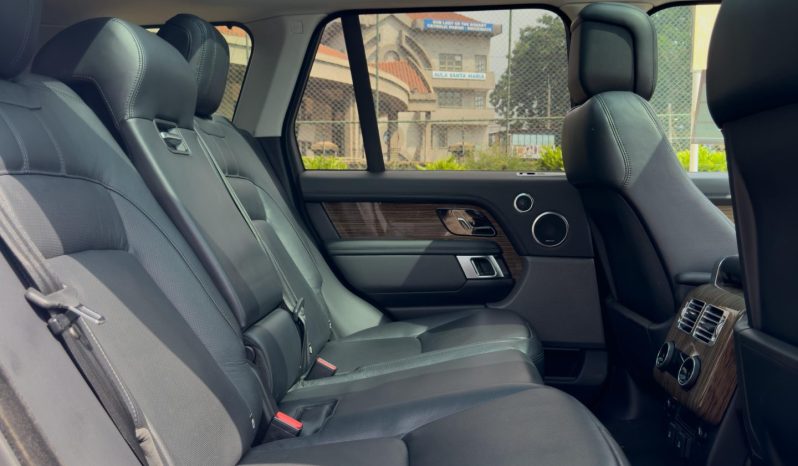 
								Range Rover Vogue SE full									