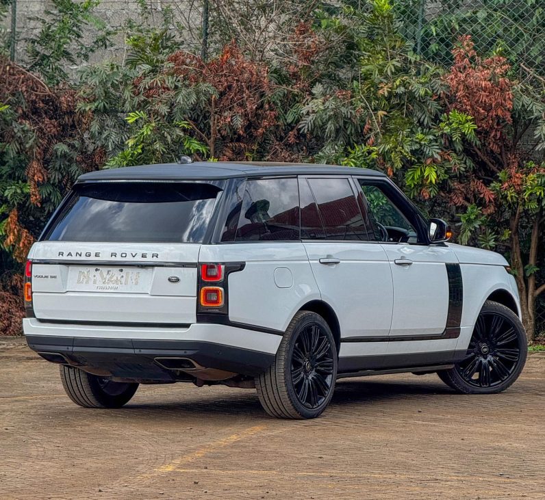 
								Range Rover Vogue SE full									
