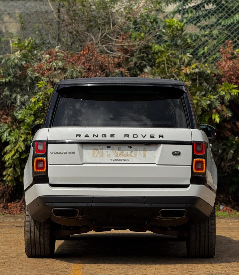 
								Range Rover Vogue SE full									
