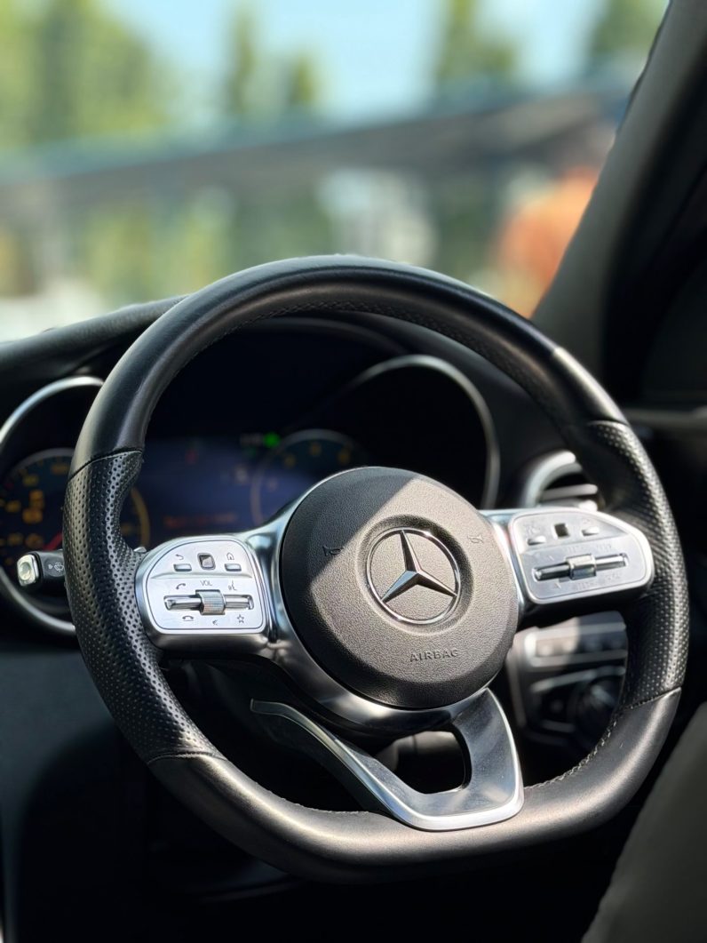 
								Mercedes Benz C200 full									