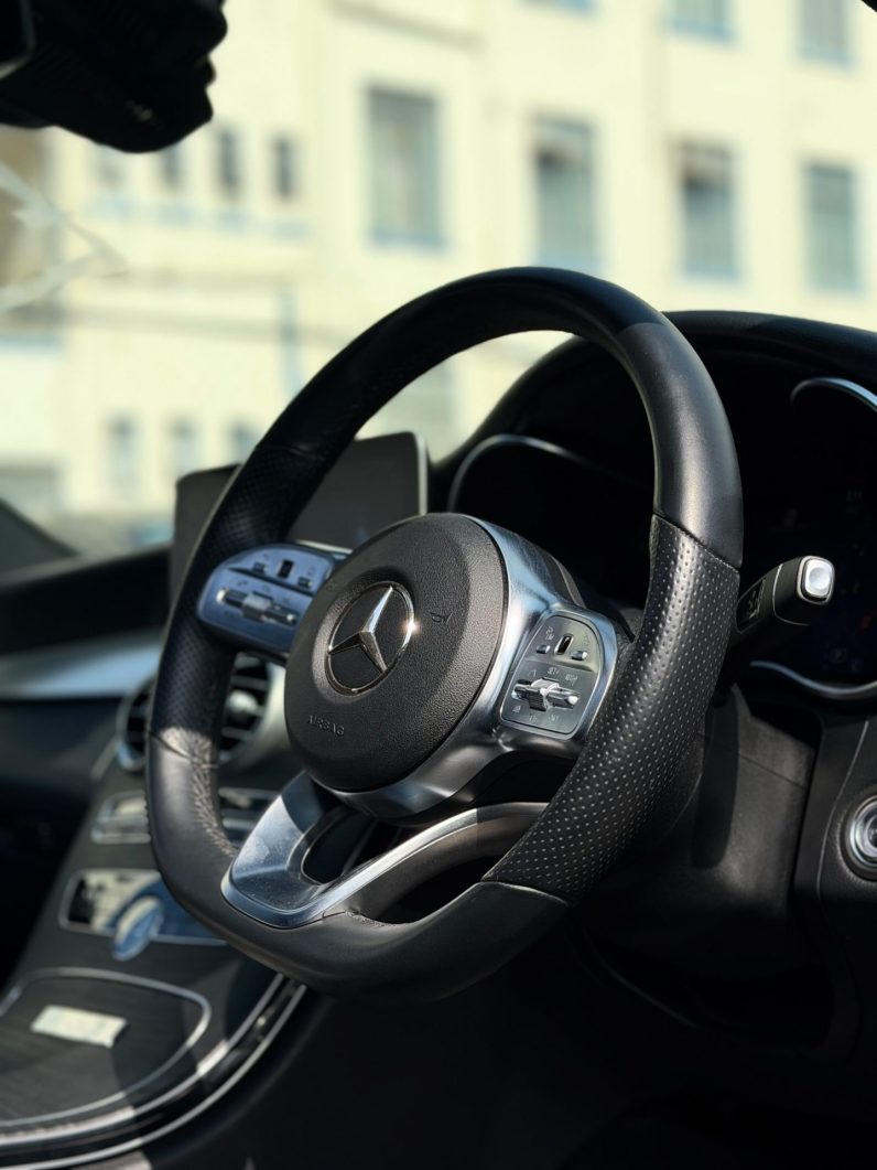 
								Mercedes Benz C200 full									
