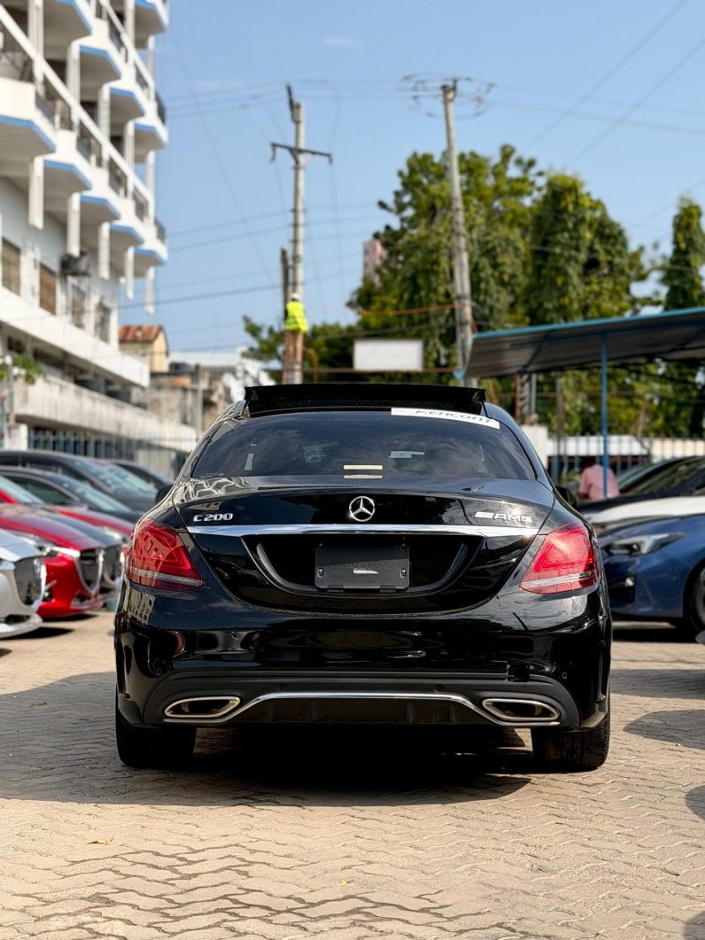 
								Mercedes Benz C200 full									