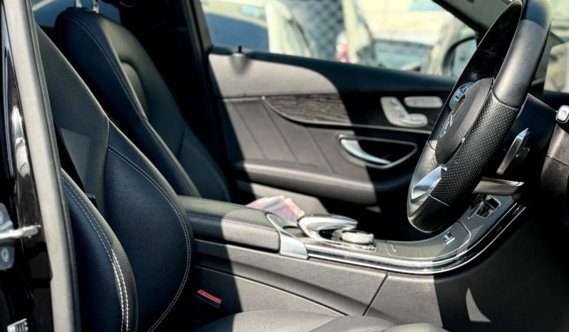 
								Mercedes Benz C200 full									