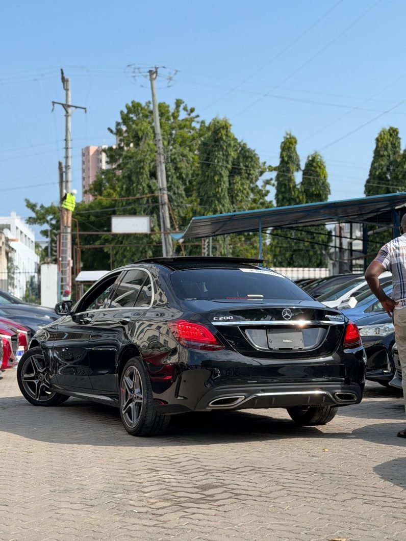 
								Mercedes Benz C200 full									
