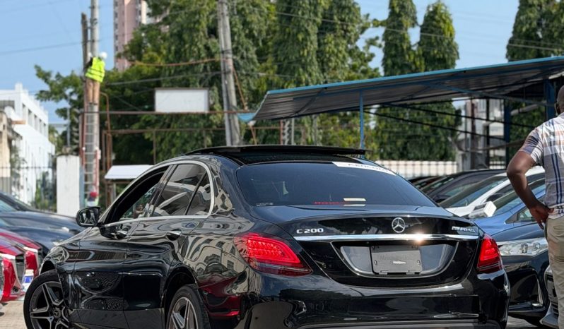 
								Mercedes Benz C200 full									