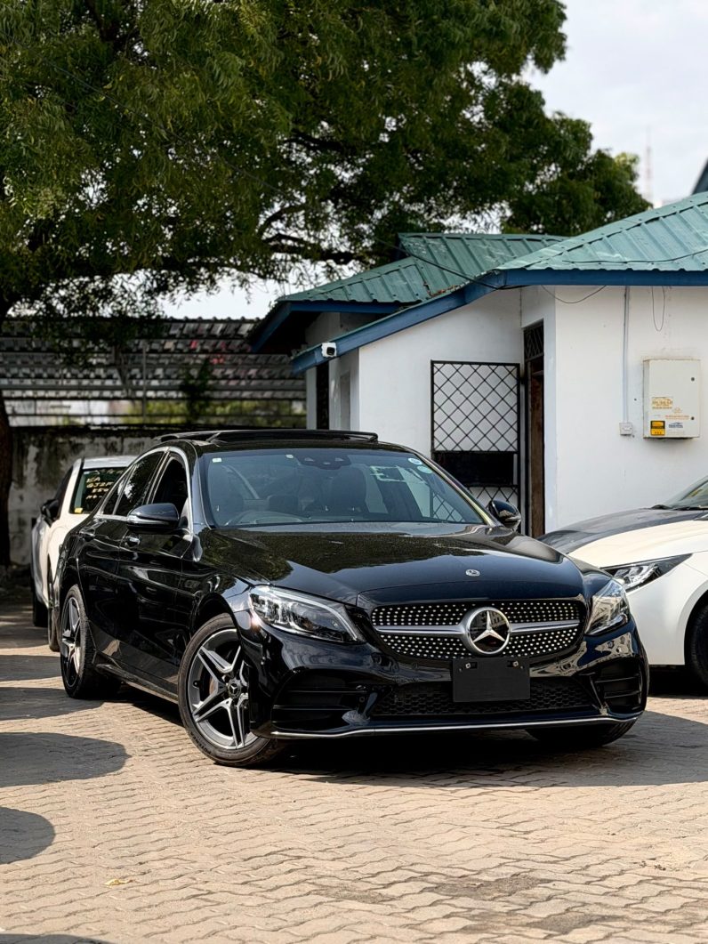 
								Mercedes Benz C200 full									