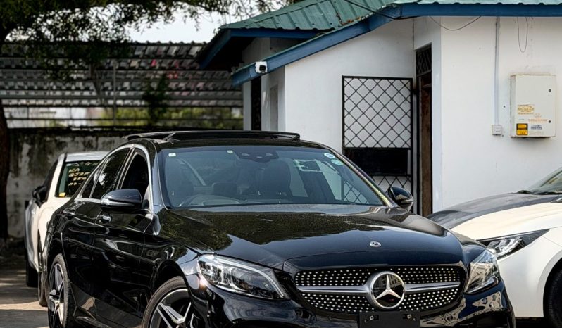 
								Mercedes Benz C200 full									