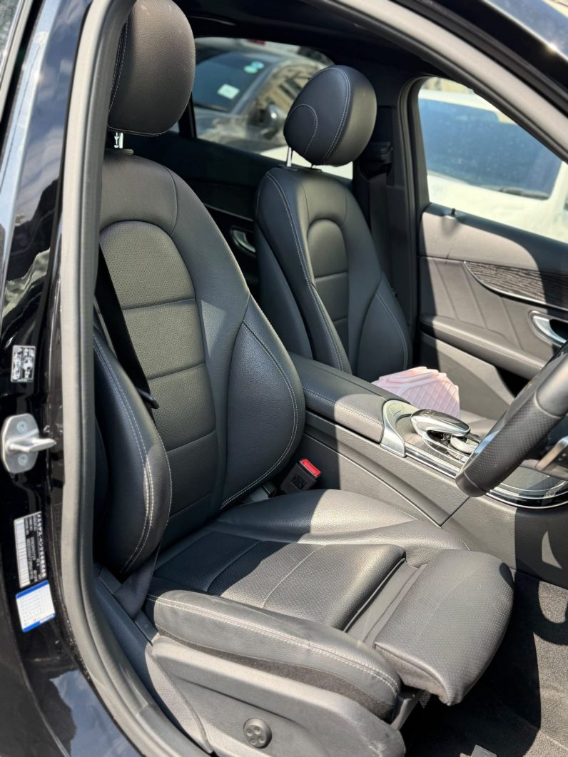 
								Mercedes Benz C200 full									