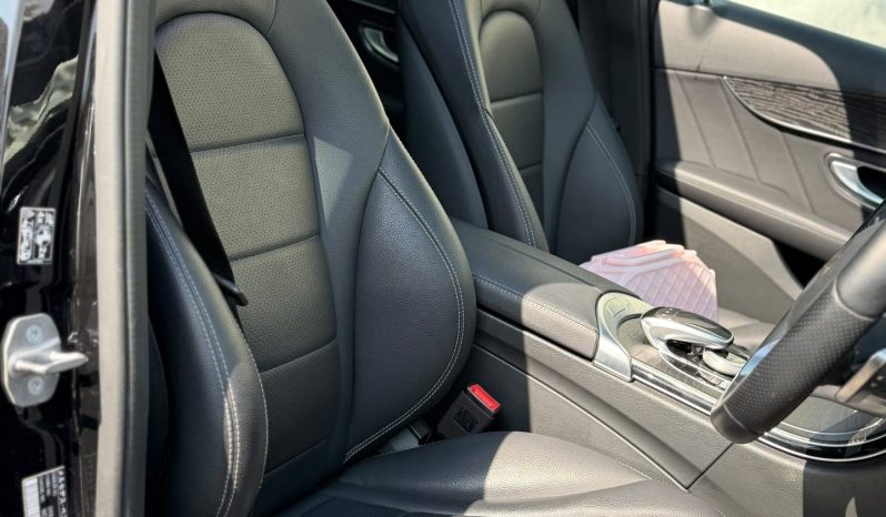 
								Mercedes Benz C200 full									
