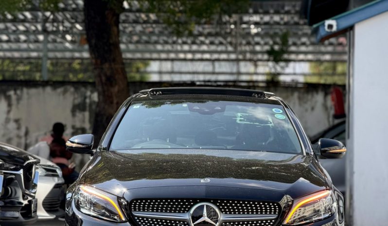 
								Mercedes Benz C200 full									