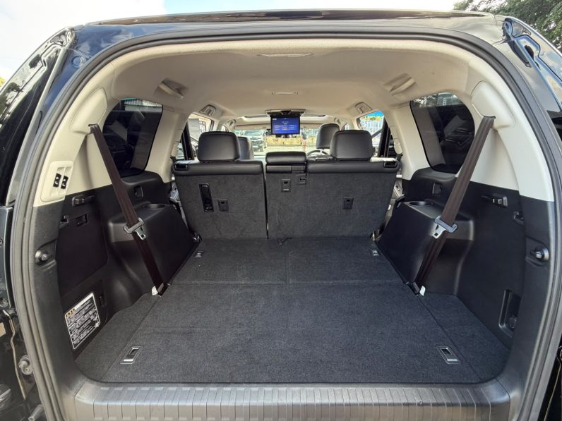 
								Toyota Land Cruiser Prado TXL full									