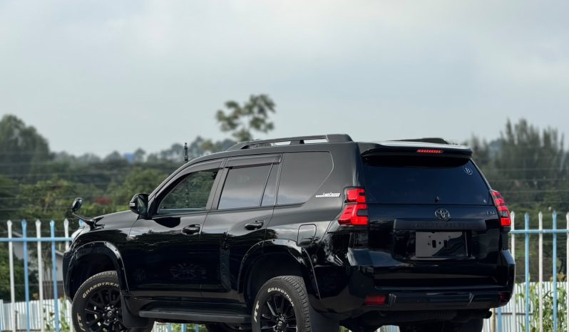 
								Toyota Land Cruiser Prado TXL full									