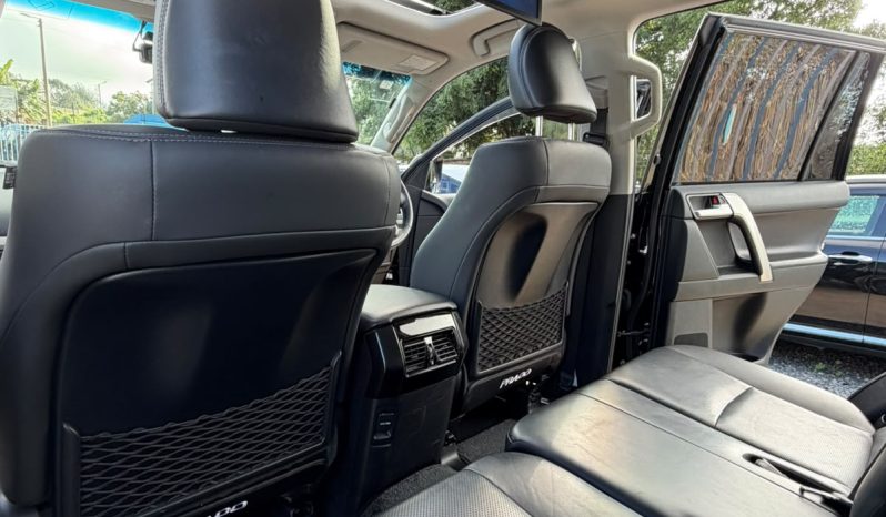 
								Toyota Land Cruiser Prado TXL full									