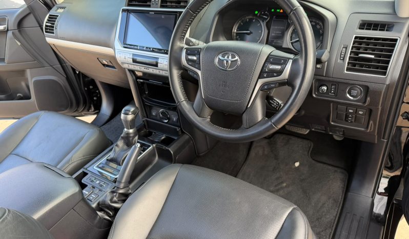 
								Toyota Land Cruiser Prado TXL full									